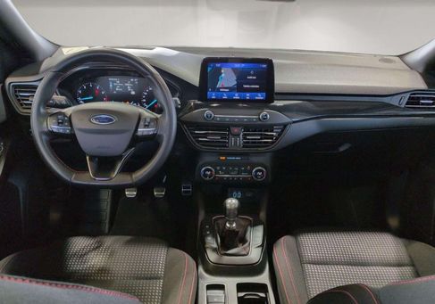 Ford Focus, 2021 3