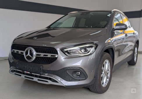 Mercedes-Benz GLA 220, 2021