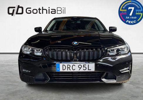 BMW 330, 2020