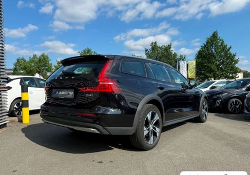 Volvo V60 Cross Country, 2023 2