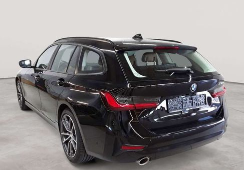 BMW 330, 2021