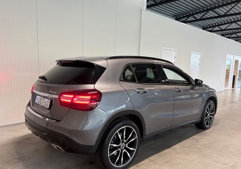 Mercedes-Benz GLA 200, 2018 3