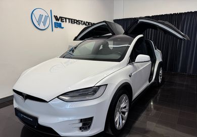 Tesla Model X, 2017