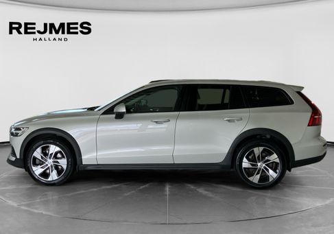 Volvo V60 Cross Country, 2022