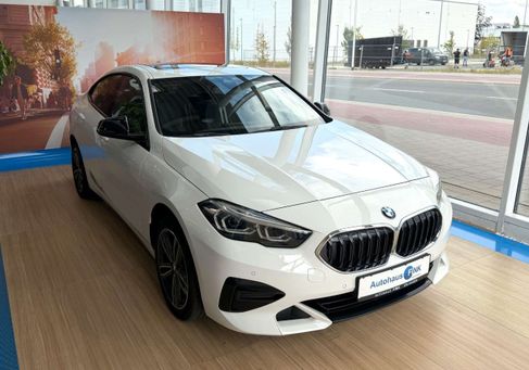 BMW 216, 2023 2