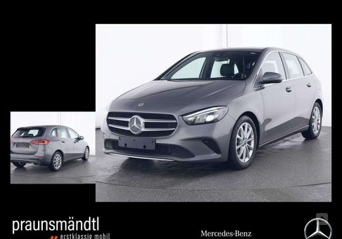 Mercedes-Benz B 180, 2022