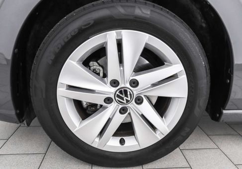 Volkswagen Golf, 2023 3
