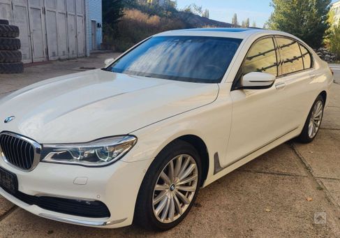 BMW 750, 2018
