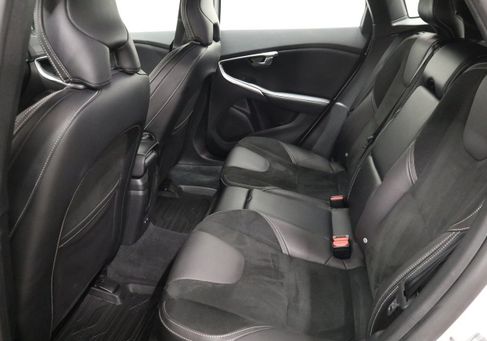 Volvo V40, 2019