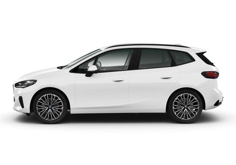 BMW 220, 2025 2