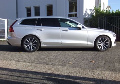 Volvo V60, 2022