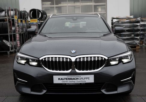 BMW 330, 2020