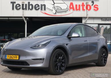 Tesla Model Y, 2023
