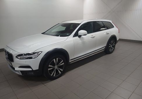 Volvo V90 Cross Country, 2020