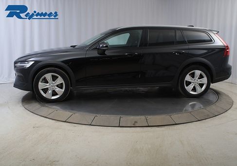 Volvo V60 Cross Country, 2024