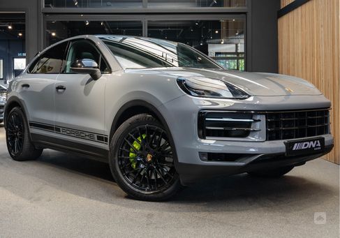 Porsche Cayenne, 2023