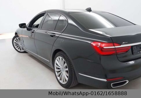BMW 750, 2017