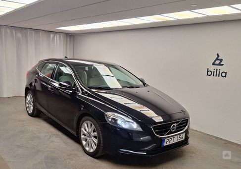 Volvo V40, 2015