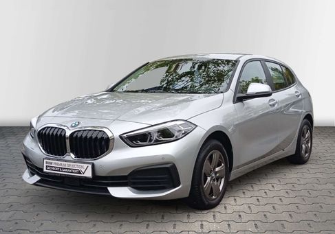 BMW 118, 2021