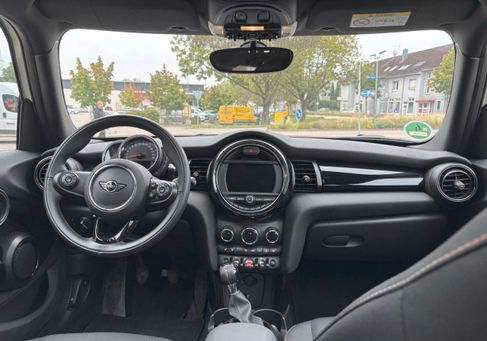 MINI ONE, 2019