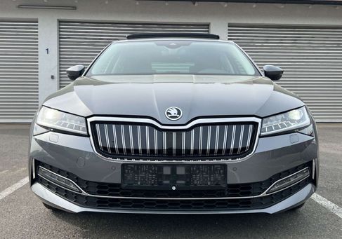 Skoda Superb, 2022 3