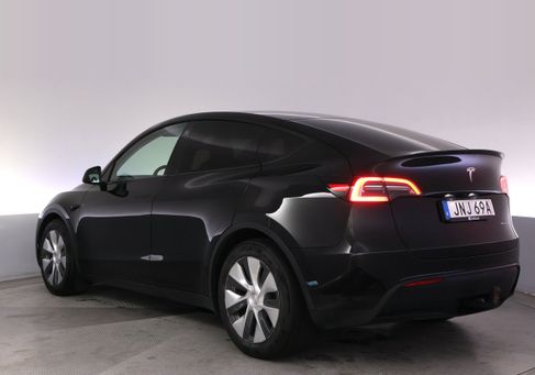 Tesla Model Y, 2023 3