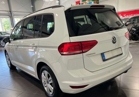 Volkswagen Touran, 2021 3