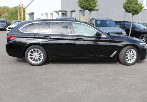 BMW 520, 2023 3