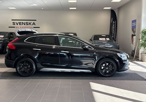 Volvo V40 Cross Country, 2016