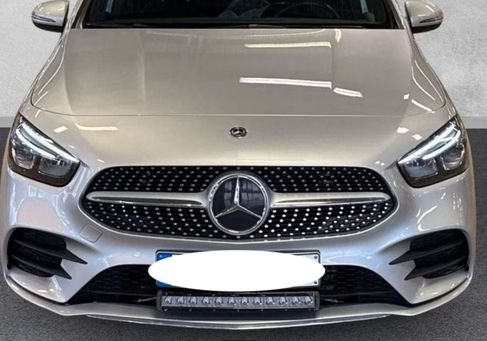 Mercedes-Benz B 180, 2020