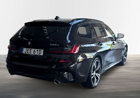 BMW 330, 2022
