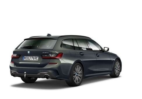 BMW 330, 2022