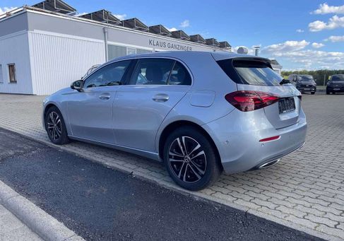 Mercedes-Benz A 180, 2024 3