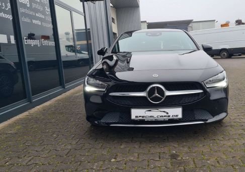 Mercedes-Benz CLA 200, 2022