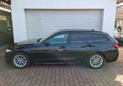 BMW 320, 2023 3