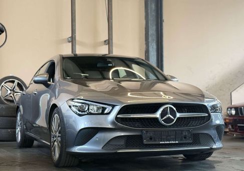 Mercedes-Benz CLA 200, 2022