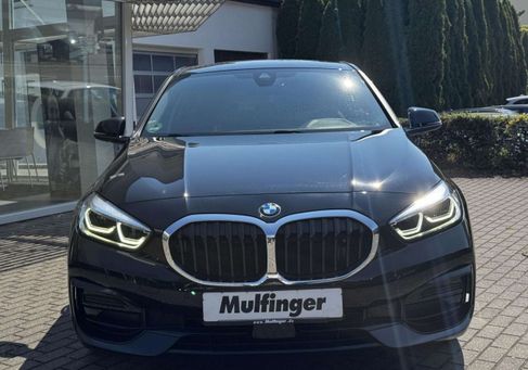 BMW 120, 2022