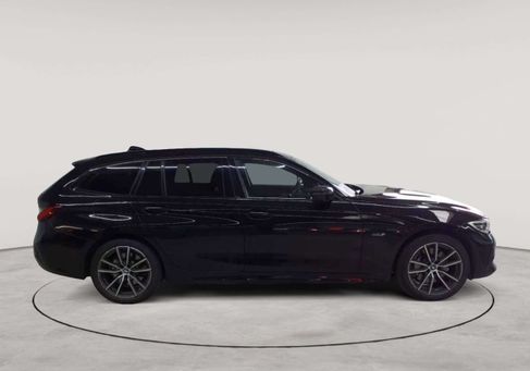 BMW 330, 2022