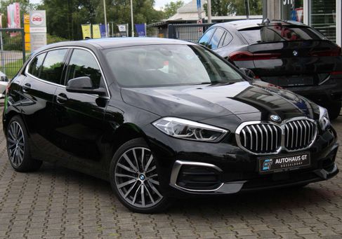 BMW 120, 2022