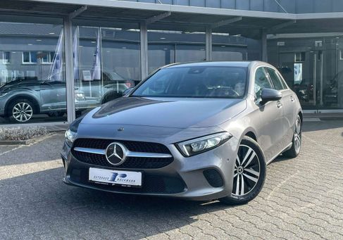 Mercedes-Benz A 200, 2022