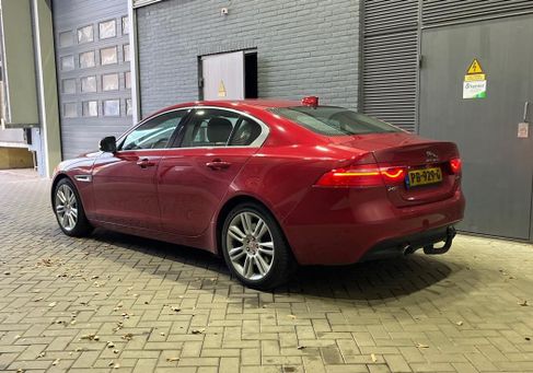 Jaguar XE, 2017