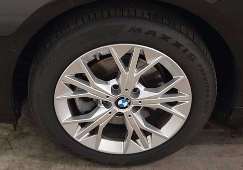 BMW 220, 2025