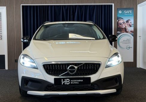 Volvo V40 Cross Country, 2019