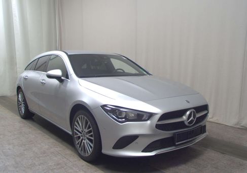 Mercedes-Benz CLA 220, 2022