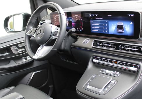 Mercedes-Benz V 300, 2024 3