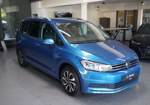 Volkswagen Touran, 2021 3