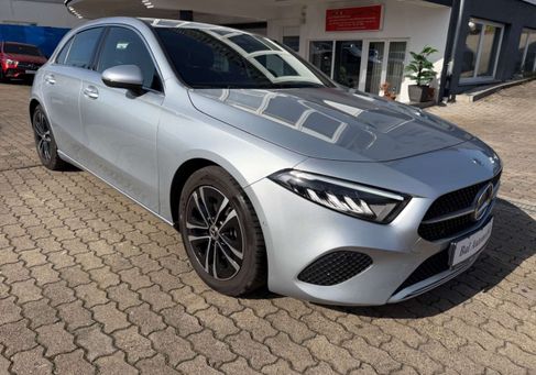 Mercedes-Benz A 180, 2025