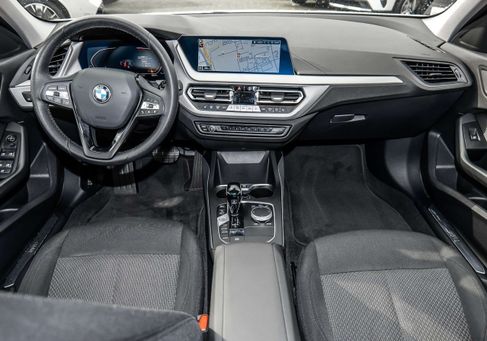 BMW 118, 2023 3