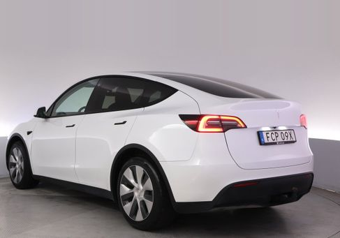 Tesla Model Y, 2023 3