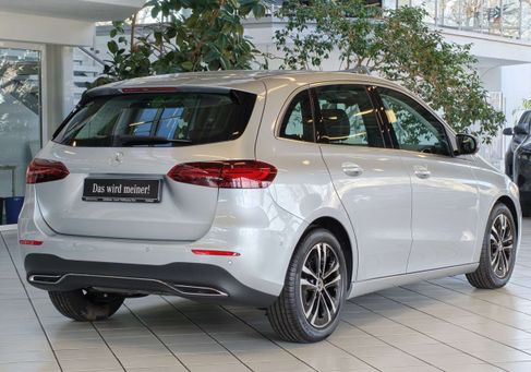 Mercedes-Benz B 180, 2024